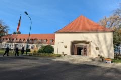 PXL_20251104_110336495.RAW-01.MP_.COVER_